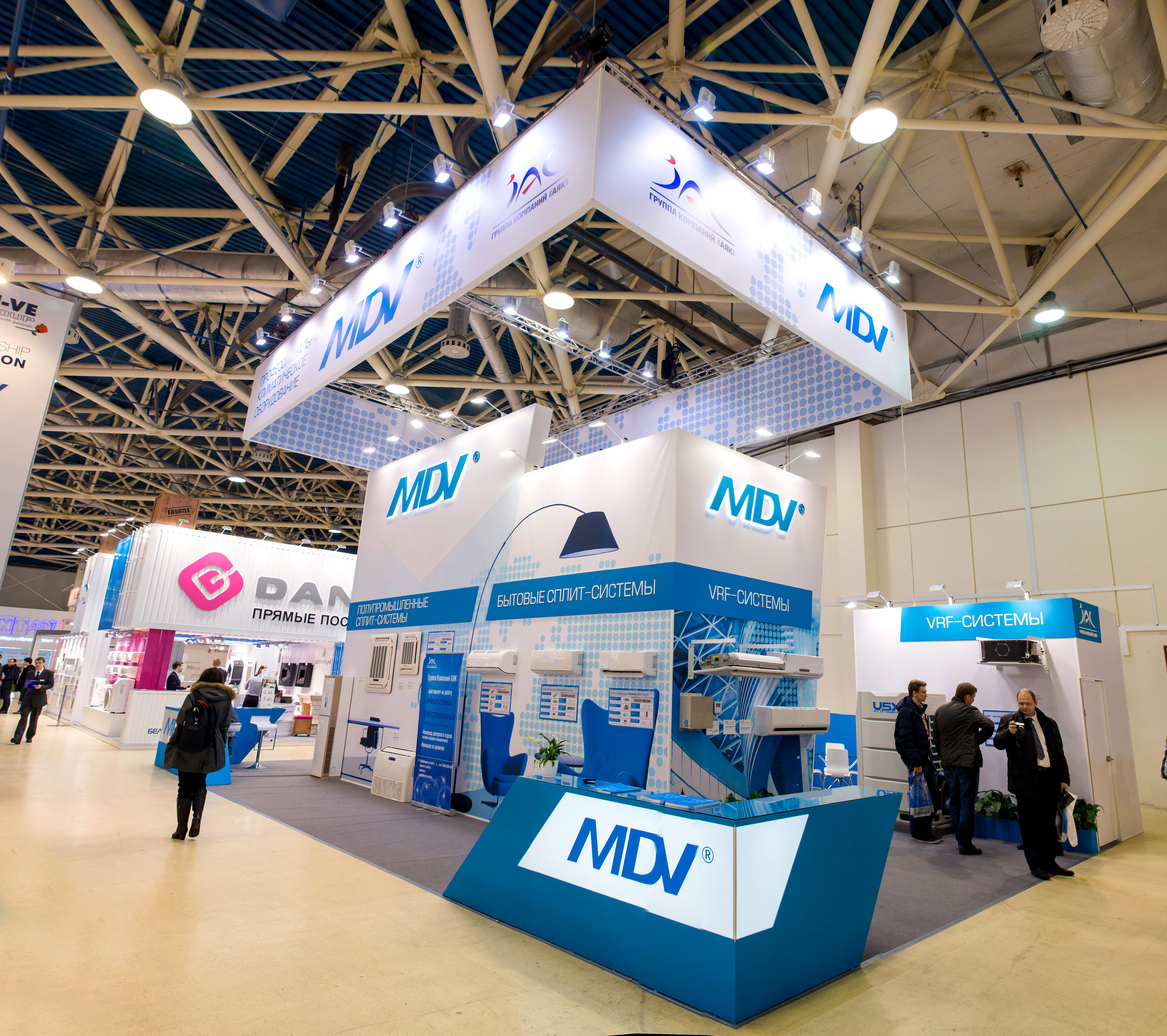 Стенд для компаний JAK и MDV