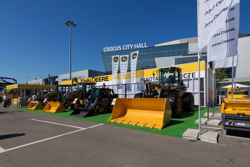 Стенд для компании John Deer