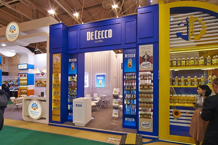 Stand for DeCecco