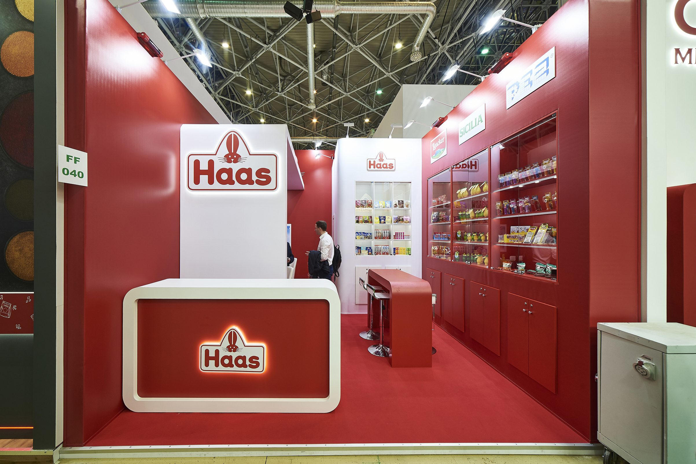 Stand for HAAS
